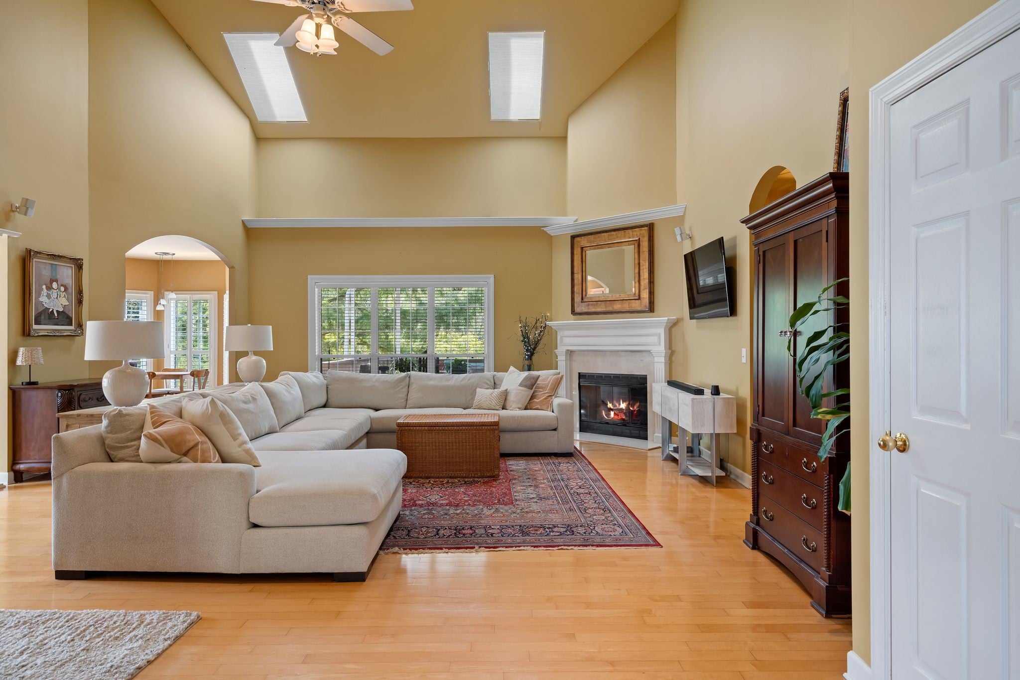 805 Huntwood Pl