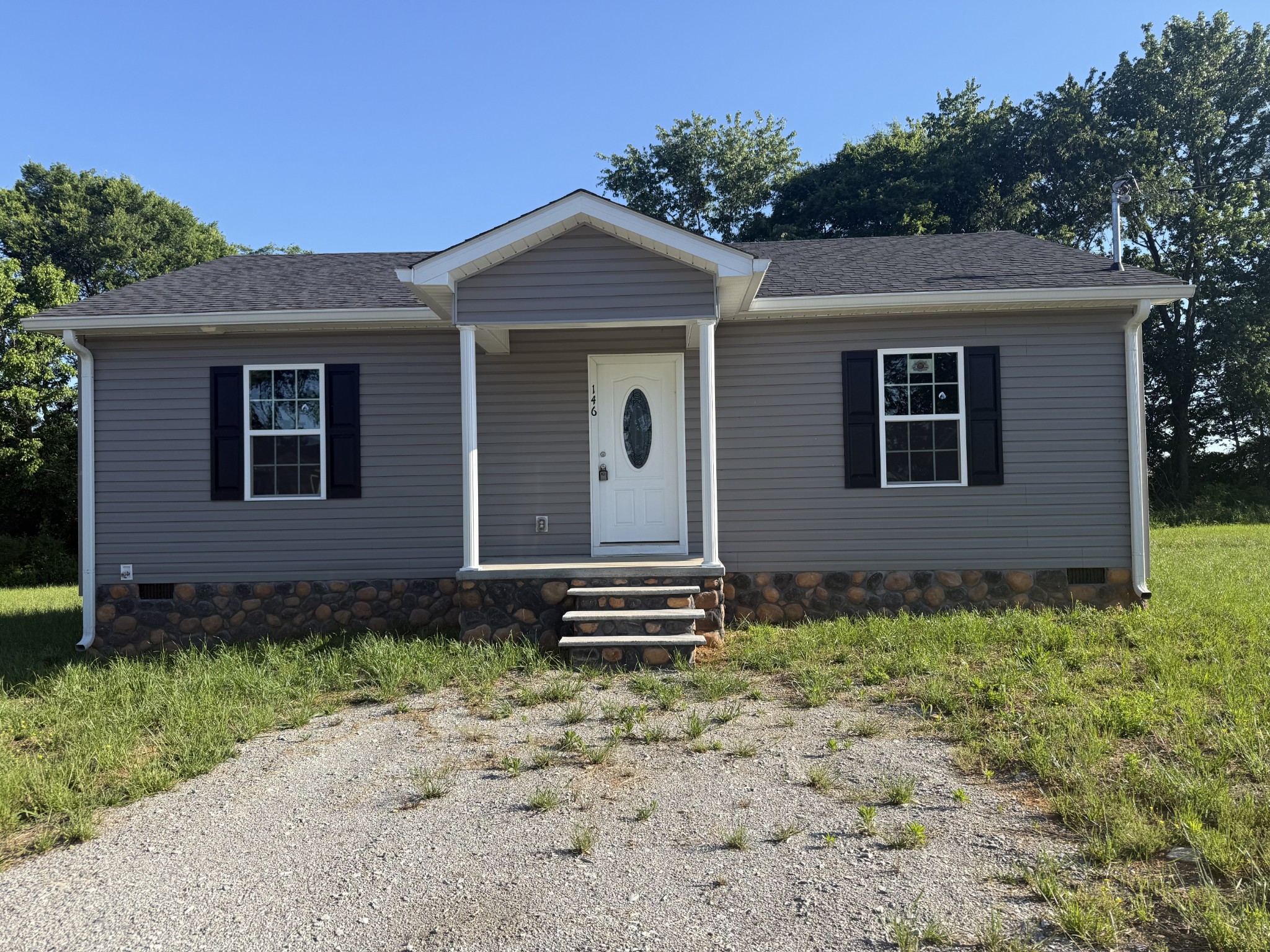 146 Hesselly Rd