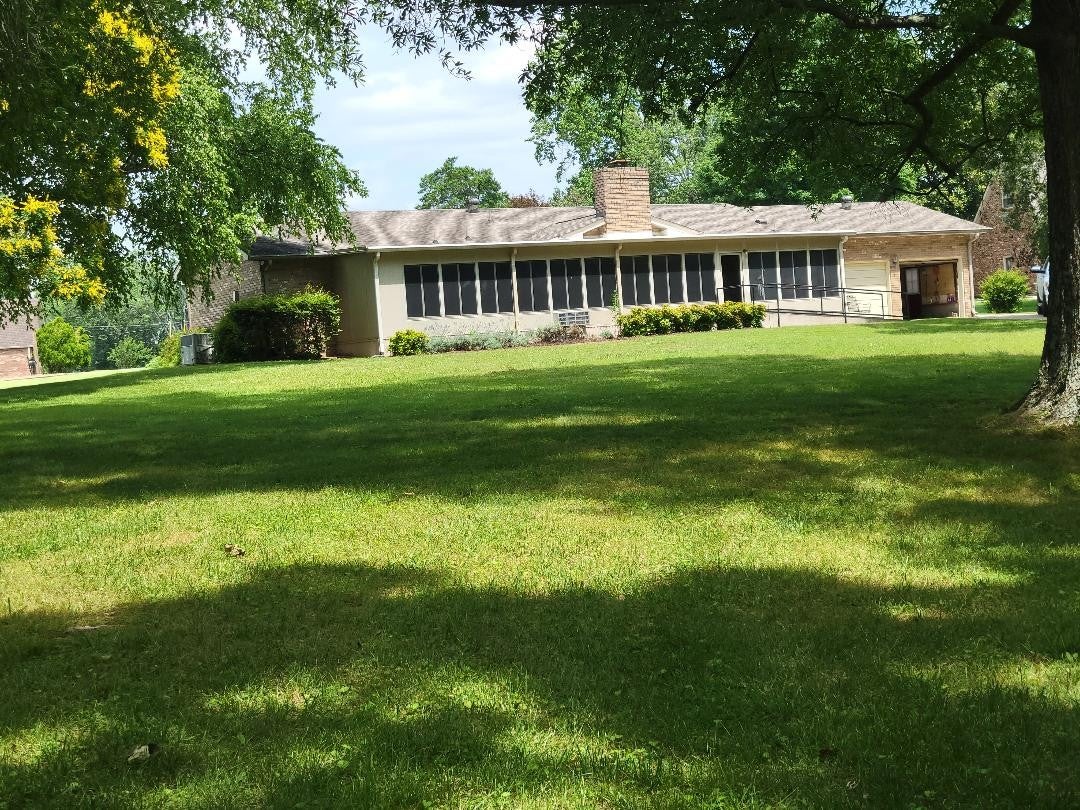 110 Meadowlake Ct