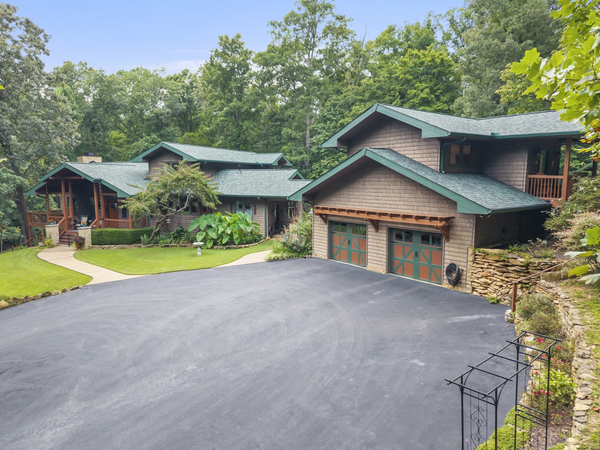 3529 Southwark Dr