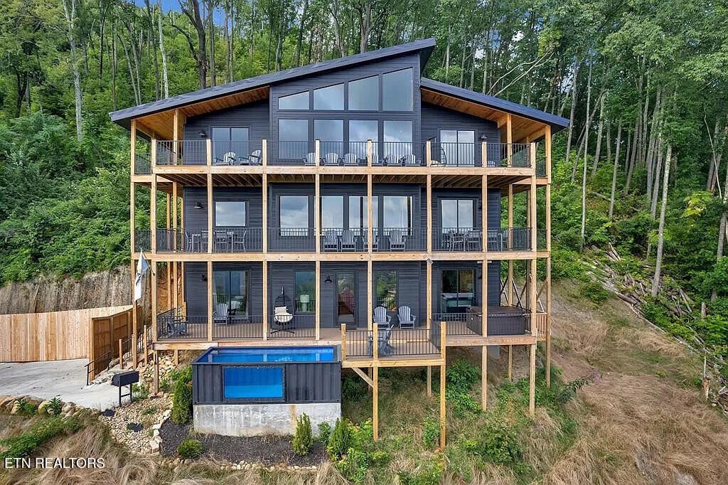 793 Chestnut Drive