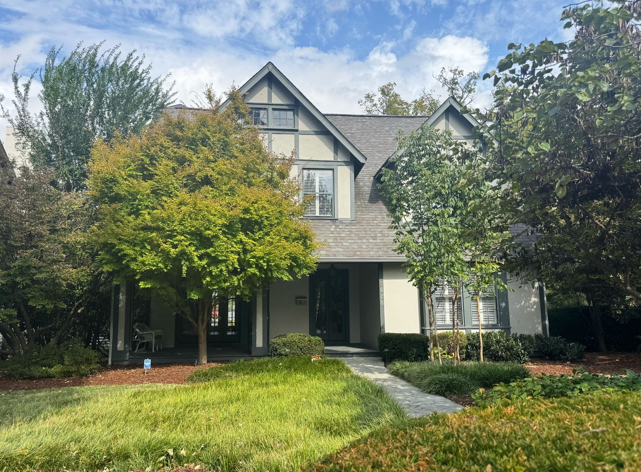 3-bed home for sale in Nashville, TN 37205, 3628 Richland Ave 3628 Richland Ave, Nashville TN 37205 3-bed home, photo 1 of 1