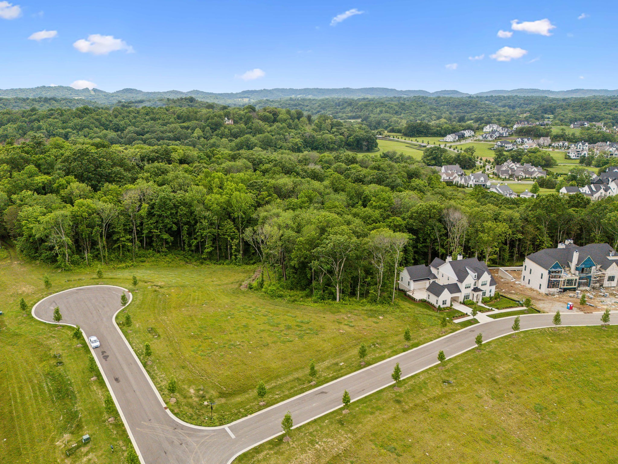 8067 Mountaintop Dr