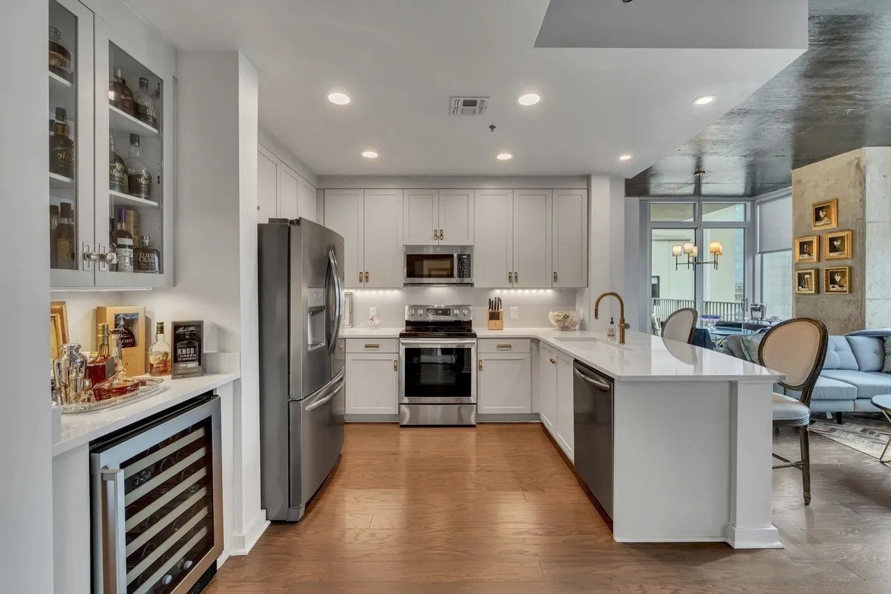 301 Demonbreun St 1216