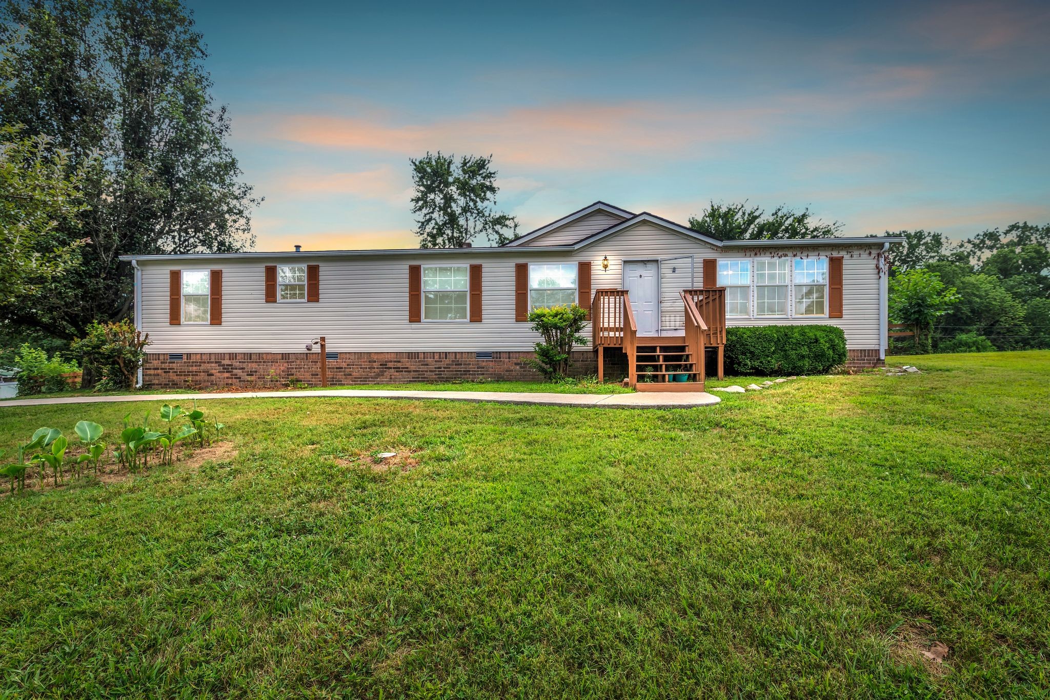 369 Canoe Branch Rd