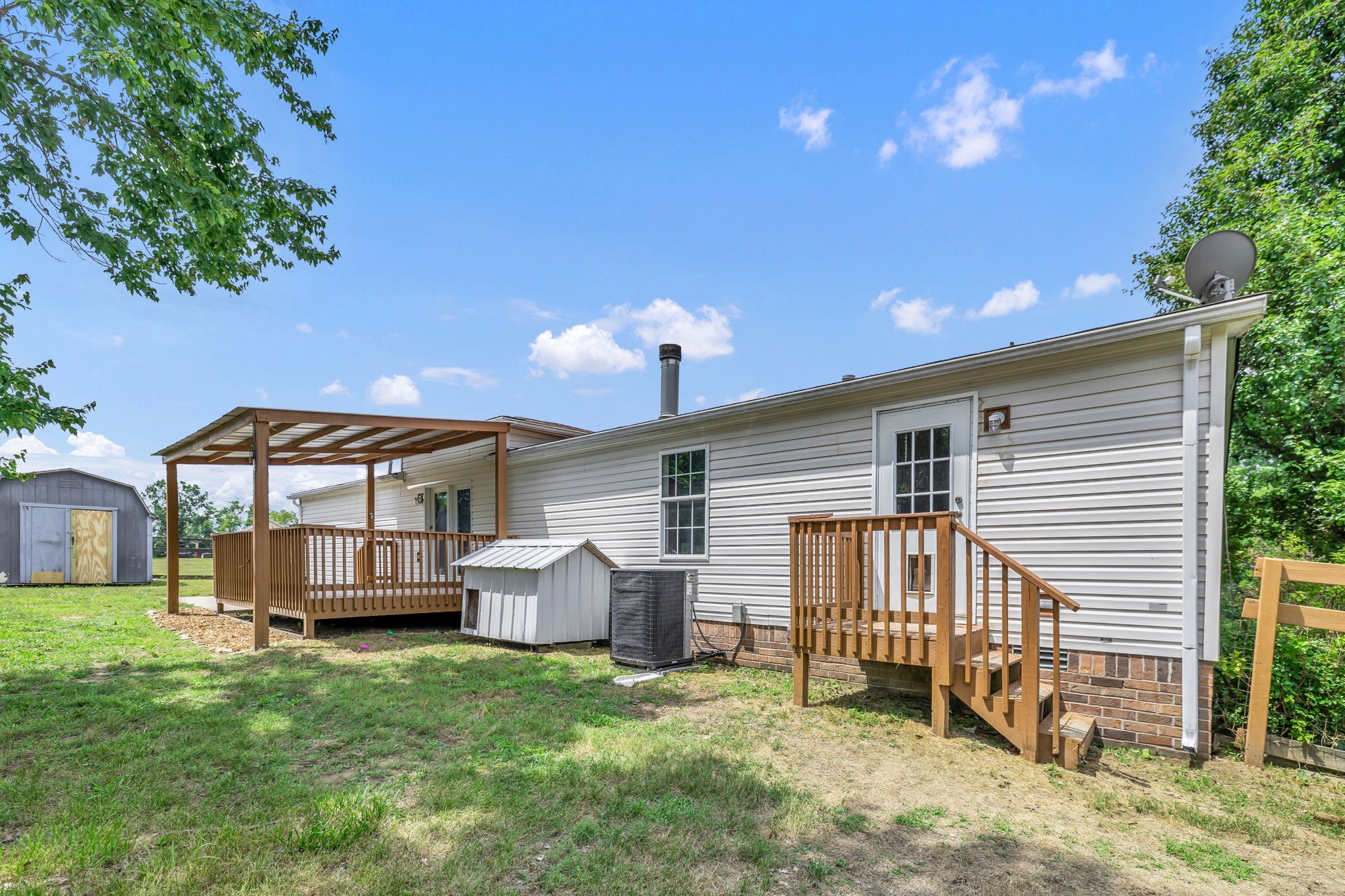 369 Canoe Branch Rd