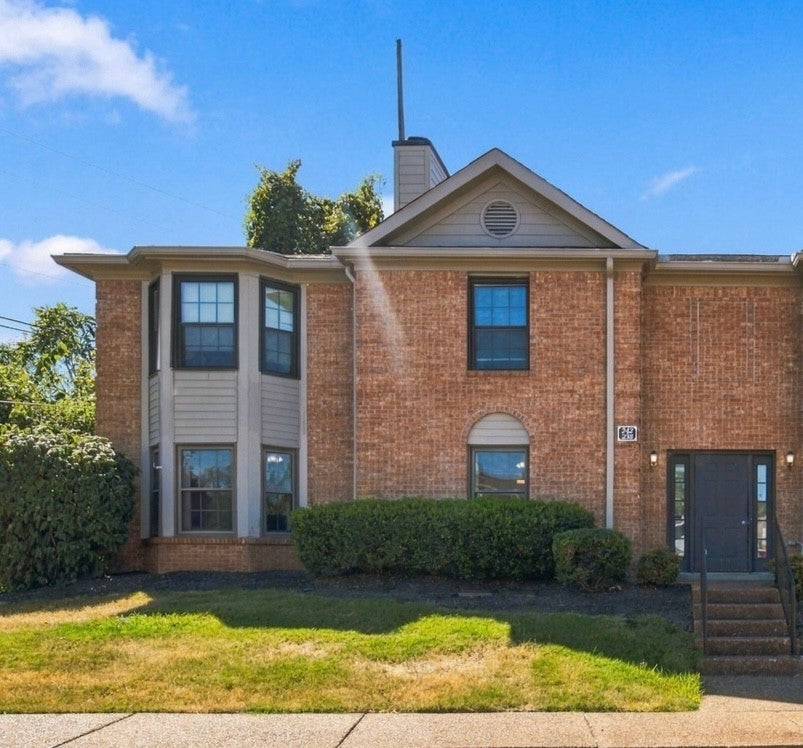2-bed listing at 238 Ellington Pl, Madison