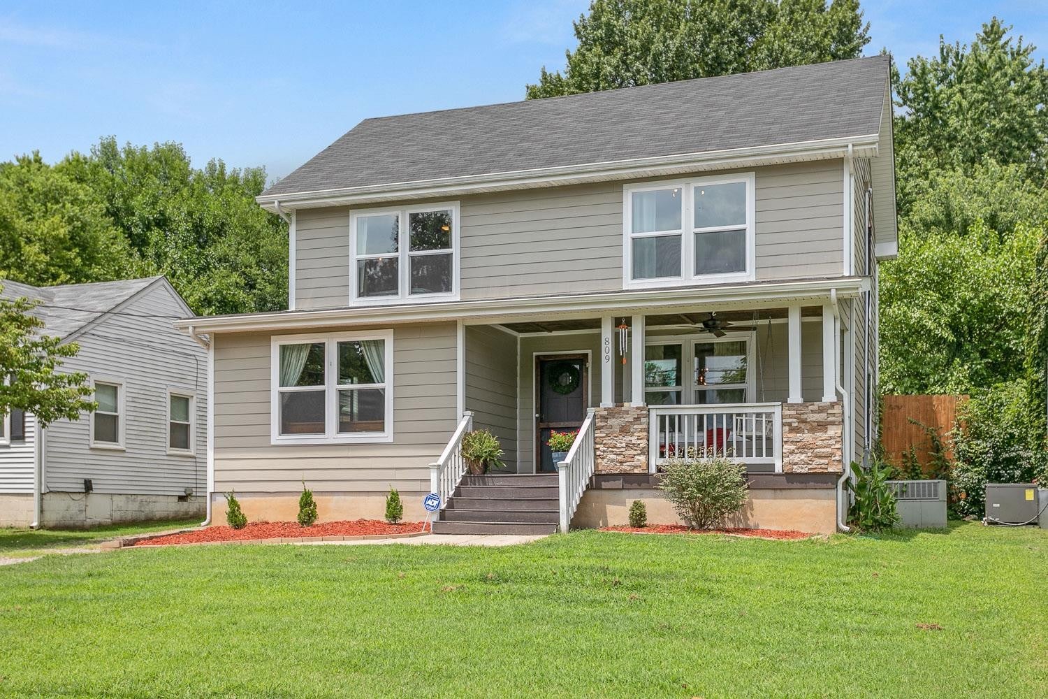 809 Maplewood Pl