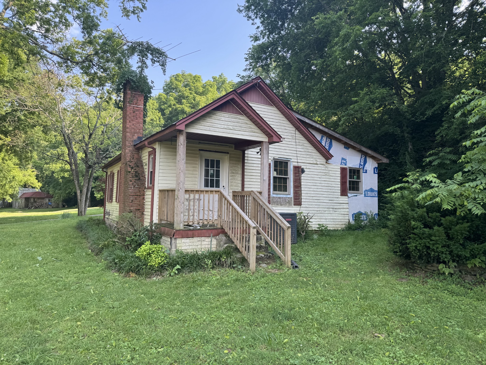 662 Happy Hollow Rd