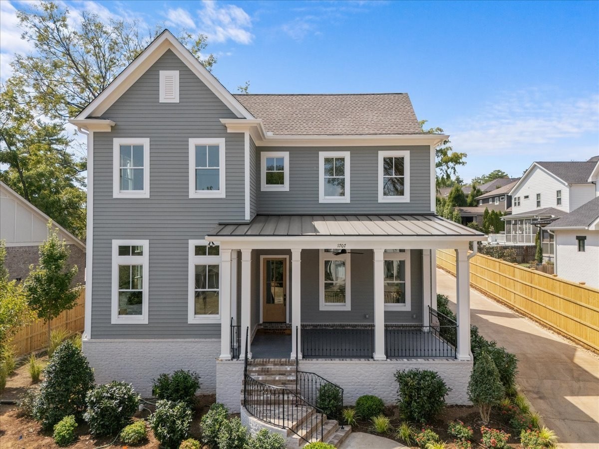 1709 Hillmont Dr