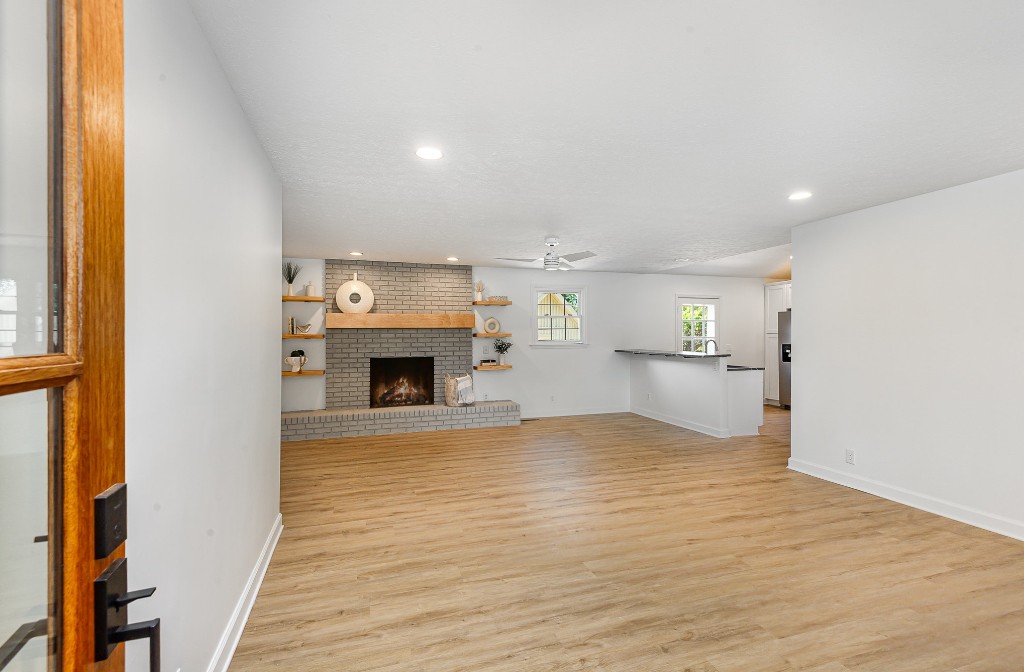 111 Oakdale Dr