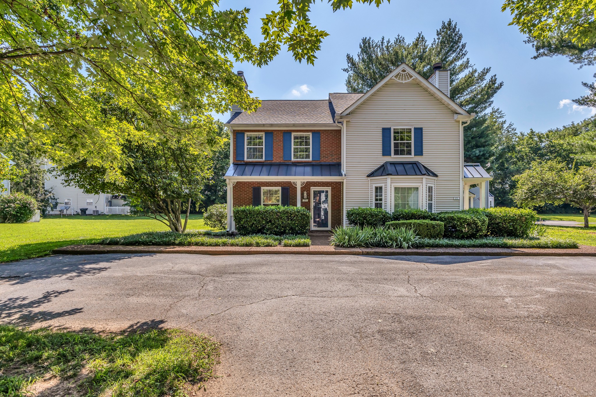 1270 Carriage Park Dr