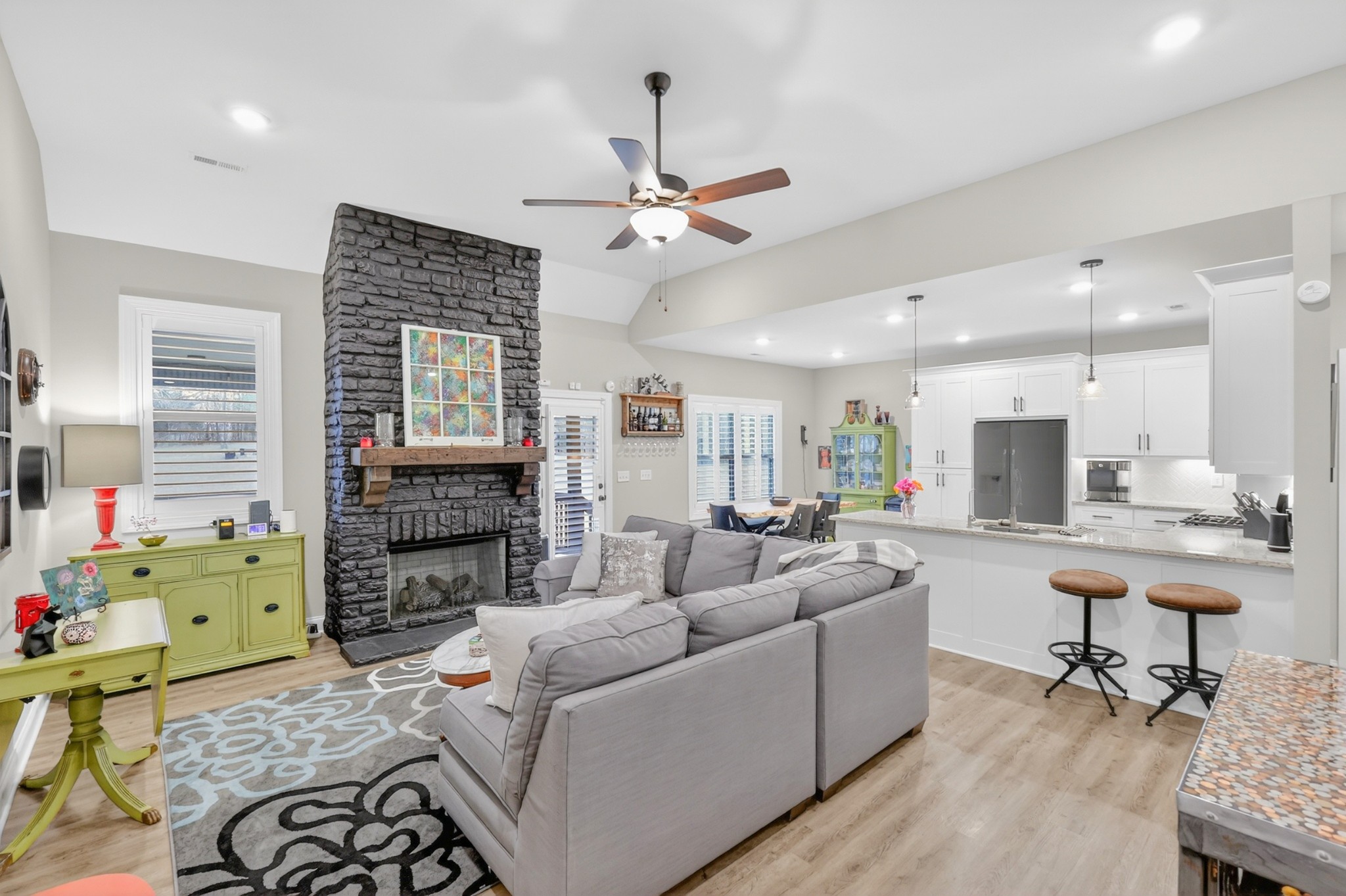 2731 W County Farm Rd