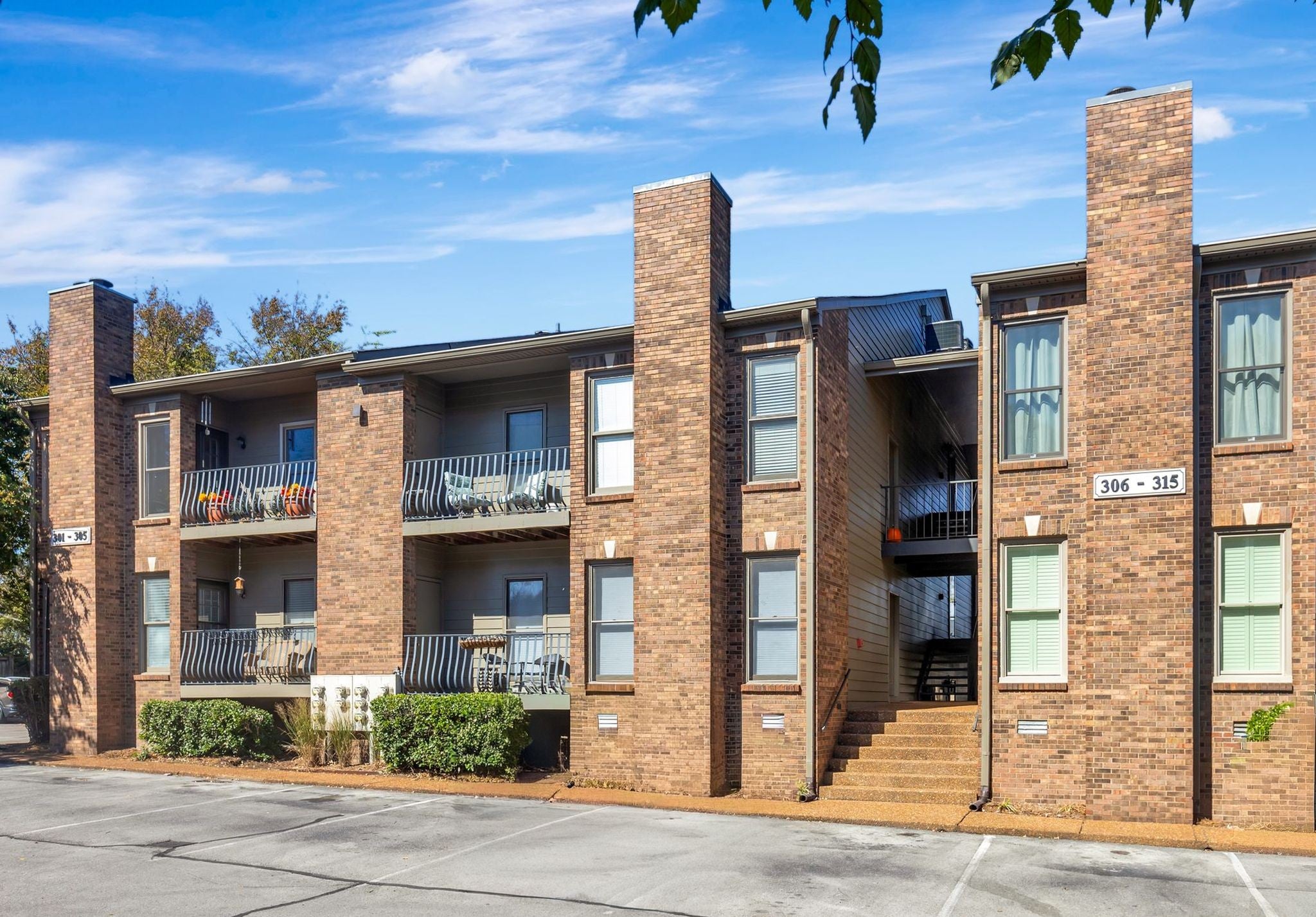 2-bed listing at 514 Sloan Rd, Nashville