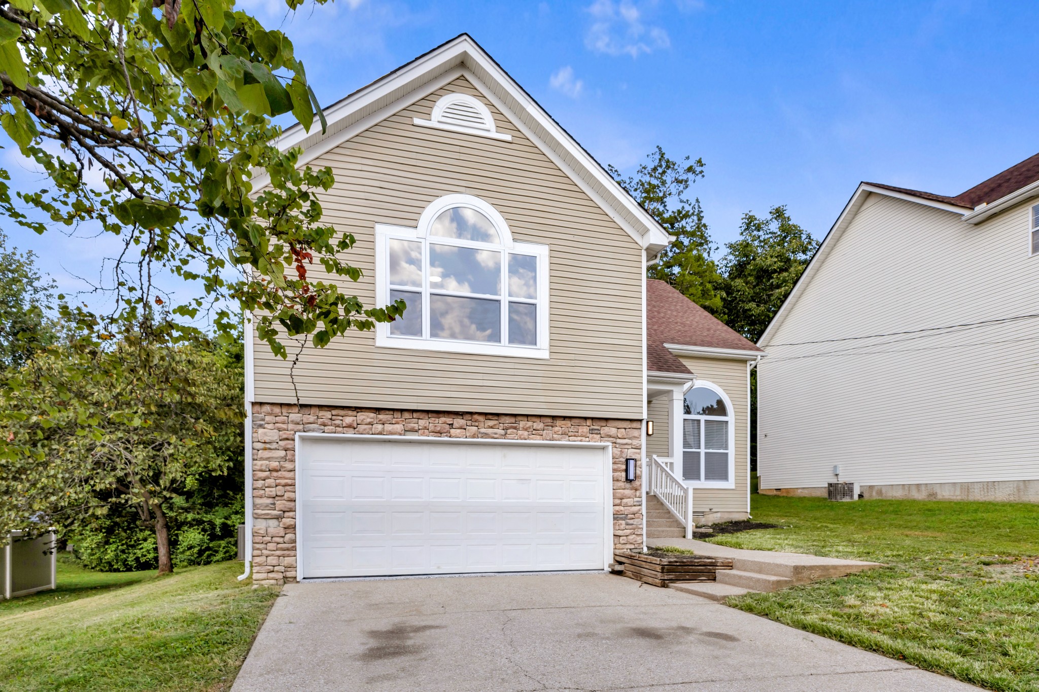 3705 Asheford Trce