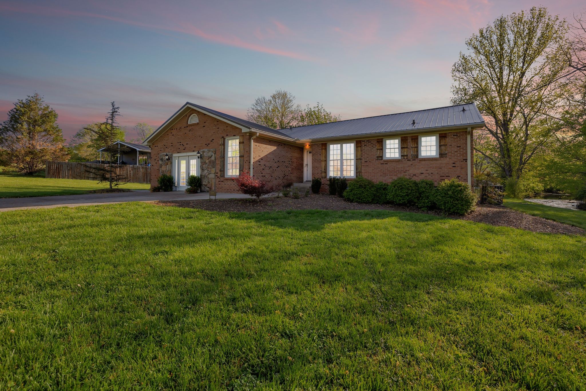 304 Meadowgreen Dr