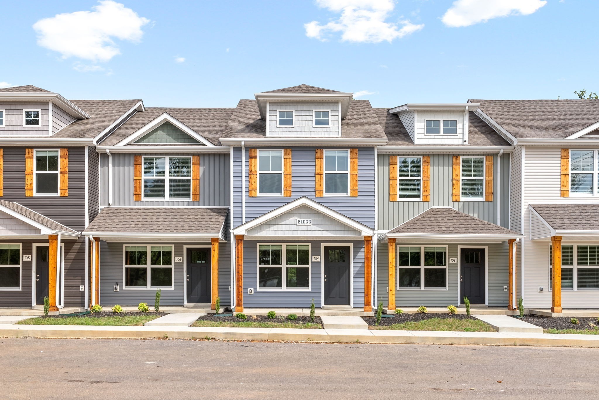 Clarksville, Tennessee 37043, United States, 2 Bedrooms Bedrooms, ,3 BathroomsBathrooms,Residential,Active,141386