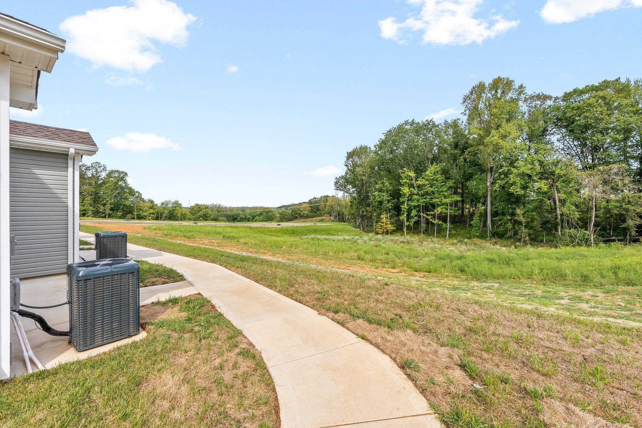 Clarksville, Tennessee 37043, United States, 2 Bedrooms Bedrooms, ,3 BathroomsBathrooms,Residential,Active,141386