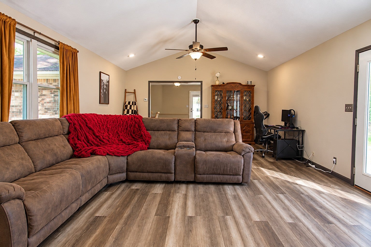 916 Kenwood Dr