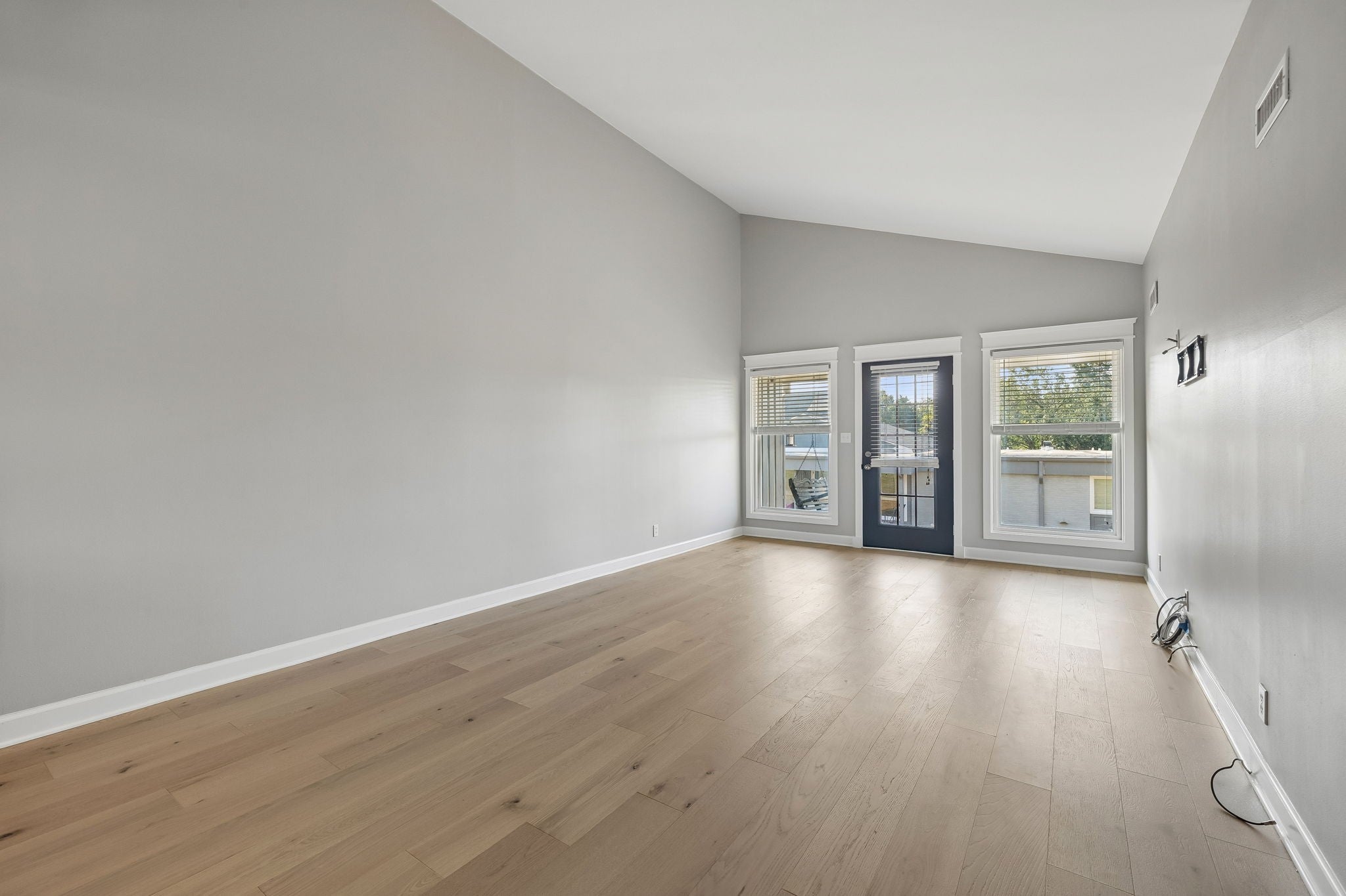 1900 Richard Jones Rd M4