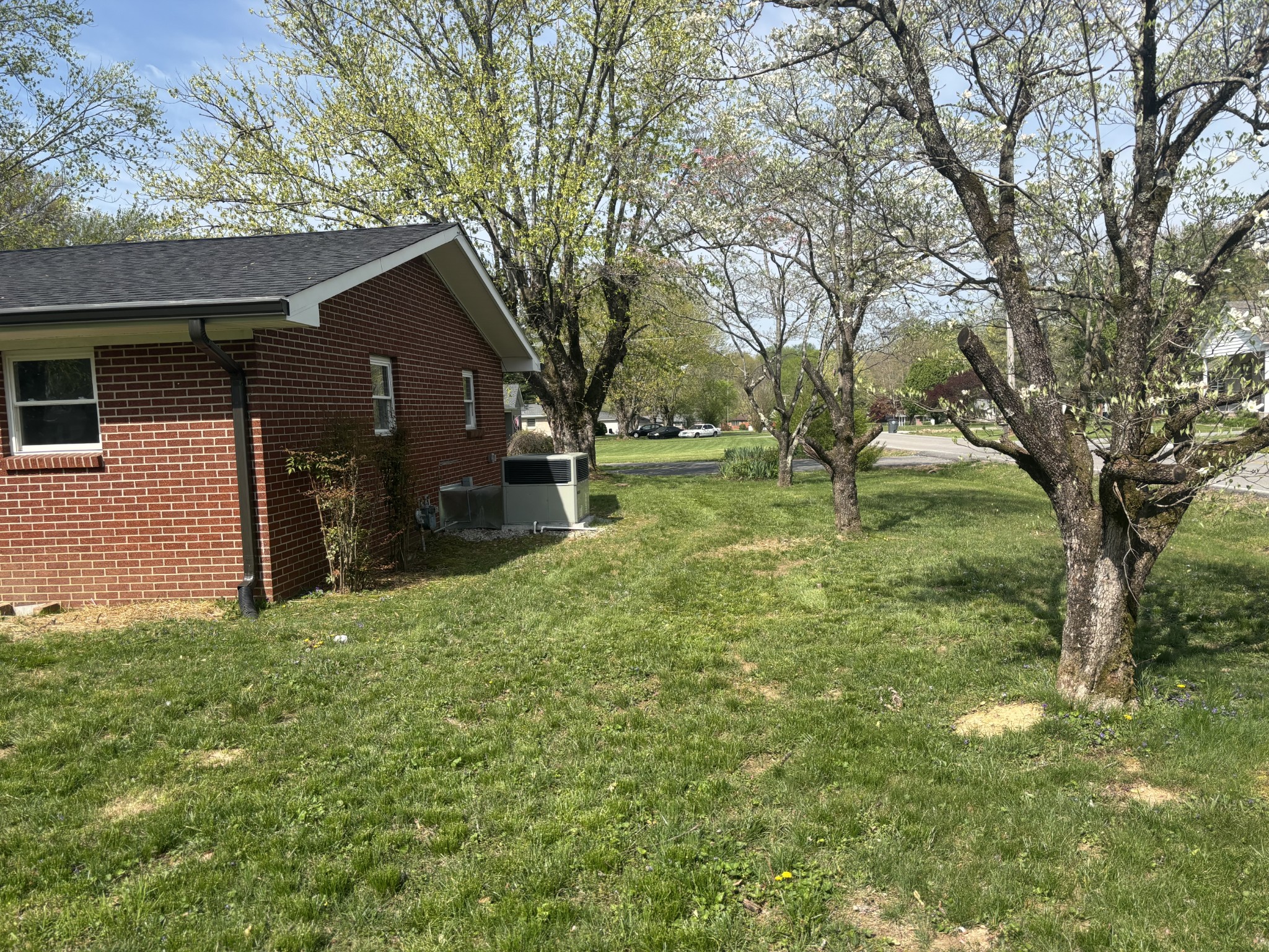 1205 Ellington Dr