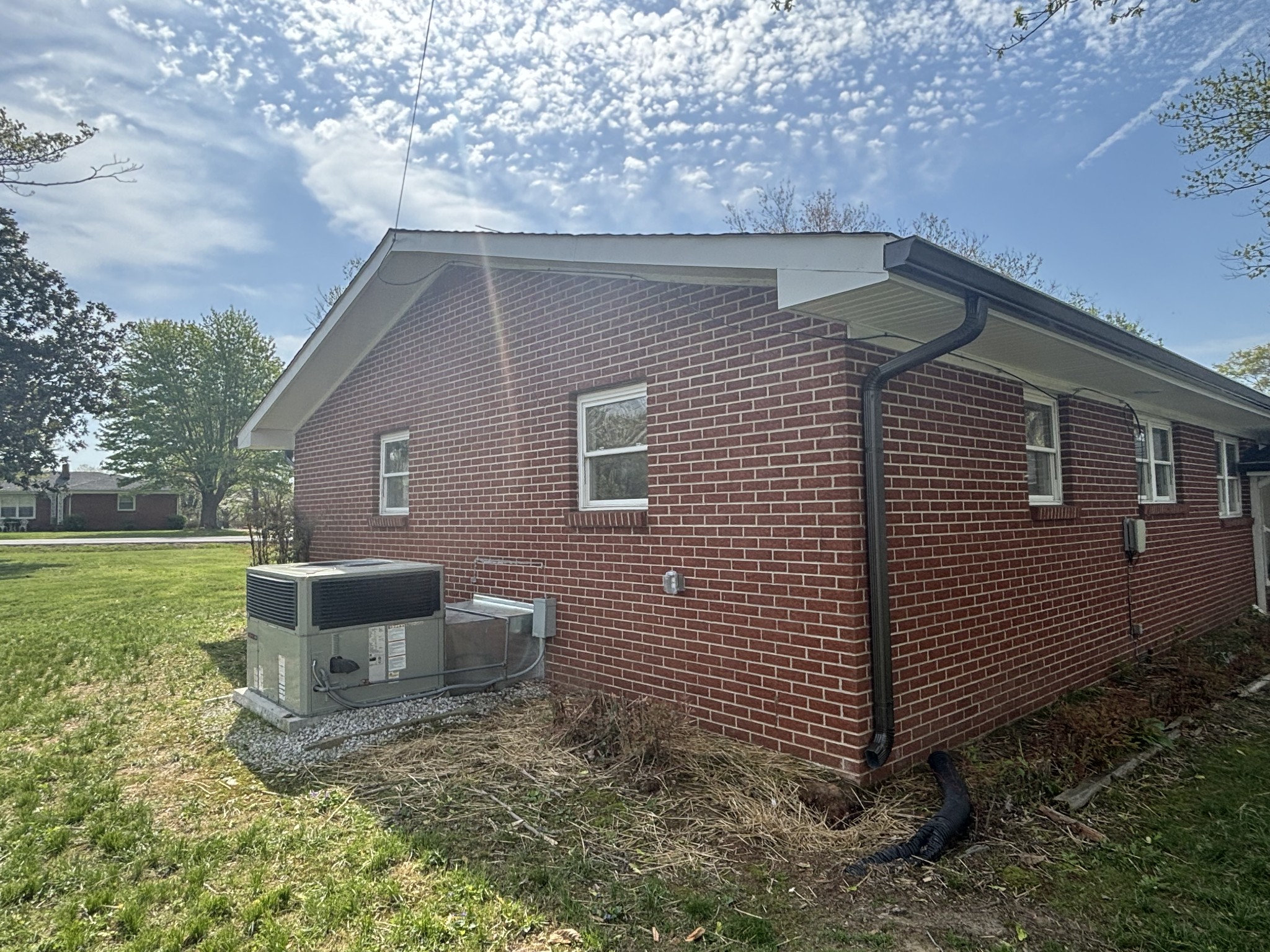 1205 Ellington Dr