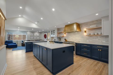 8 Redbud Dr Nashville TN 37215