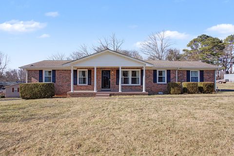 605 Crestland Dr Columbia TN 38401