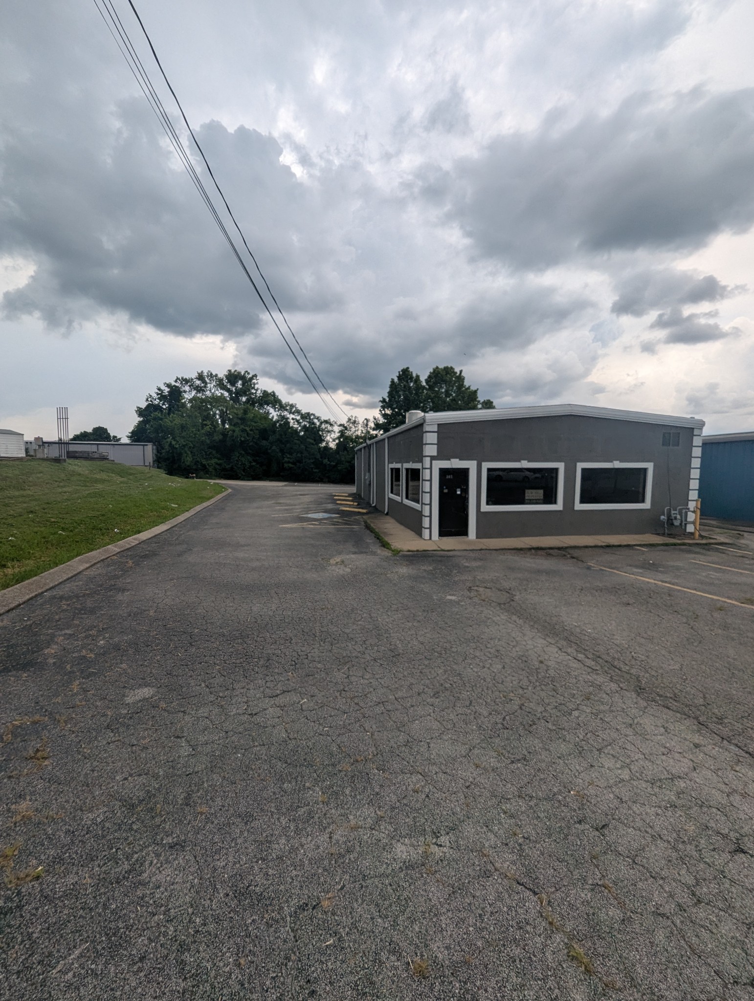502 S James Campbell Blvd