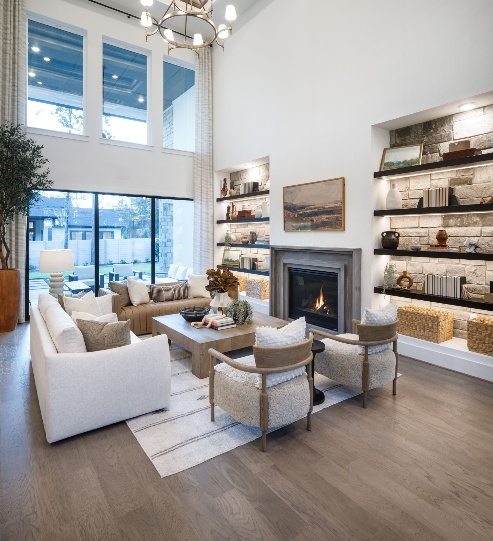 1540 Divine Court