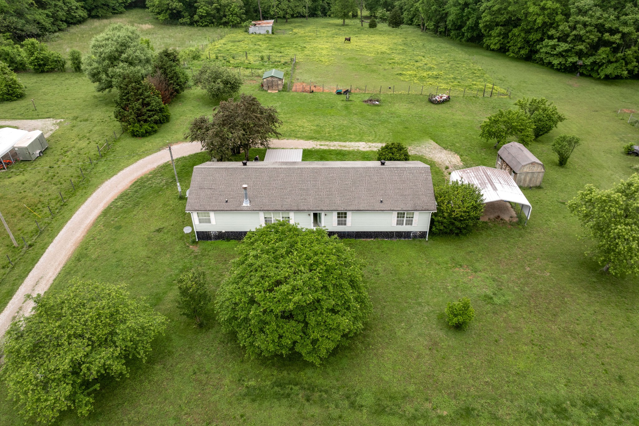 4870 Haley Ln