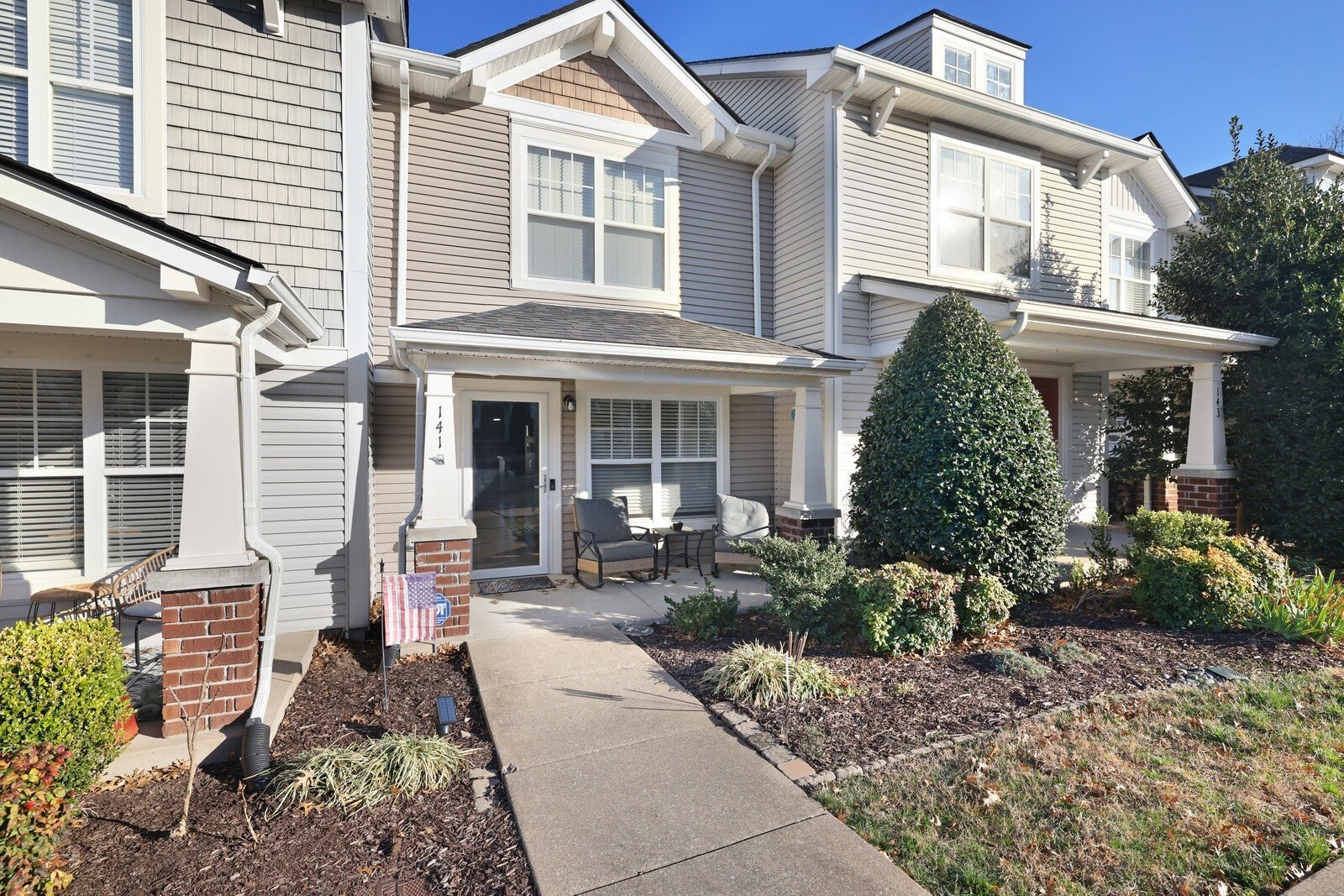 141 Shadow Glen Dr