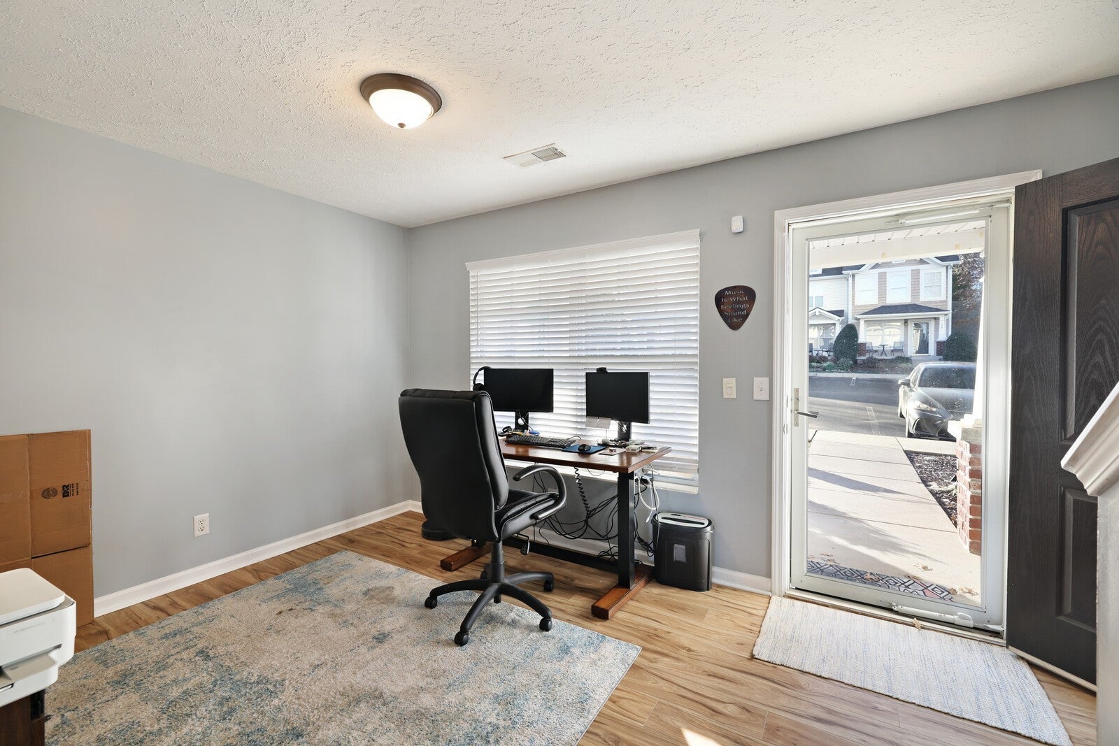 141 Shadow Glen Dr