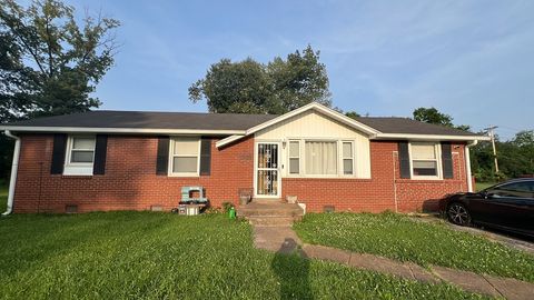 5055 Collinwood Dr Clarksville TN 37042