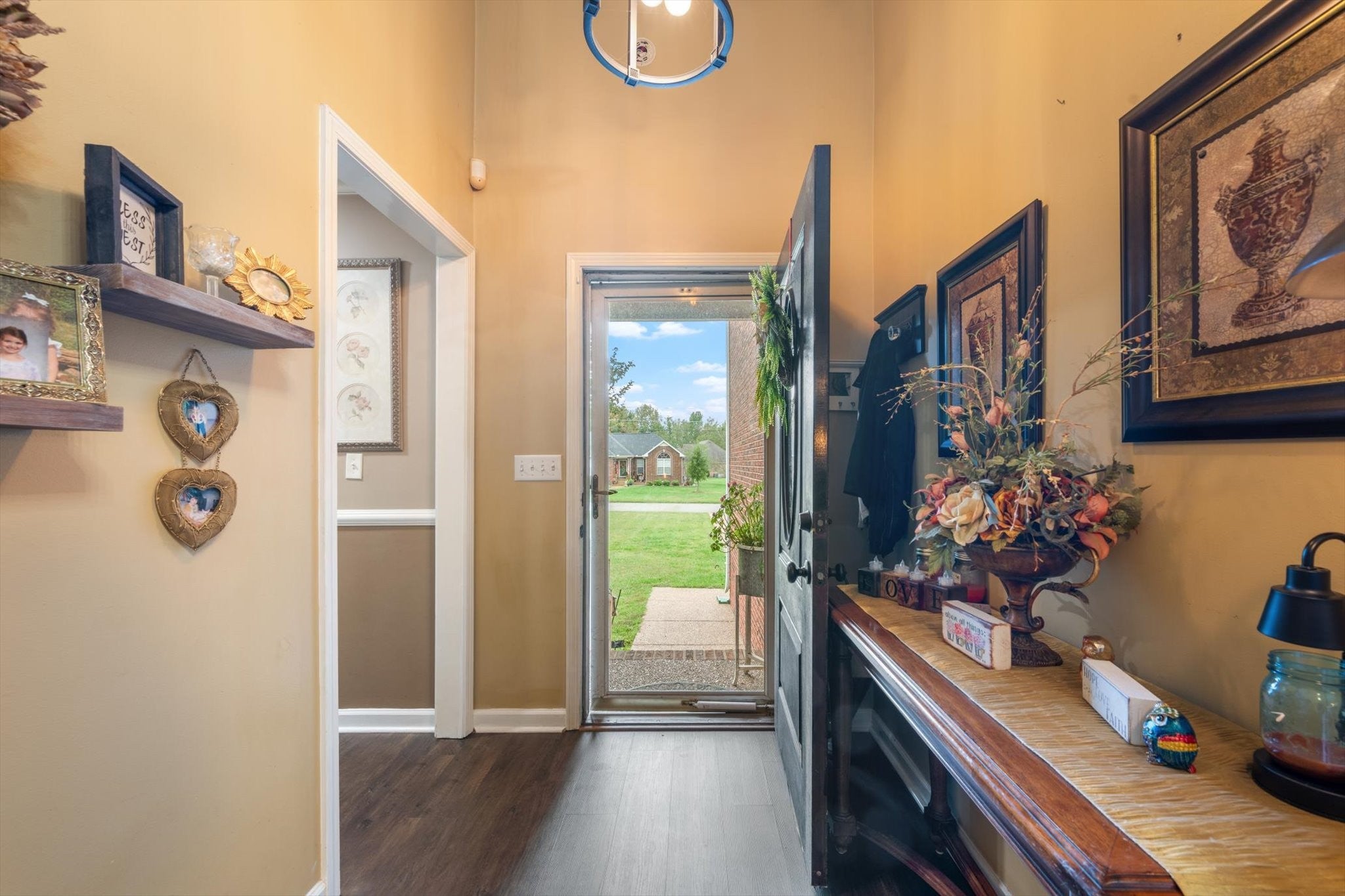 305 Lyon Dr