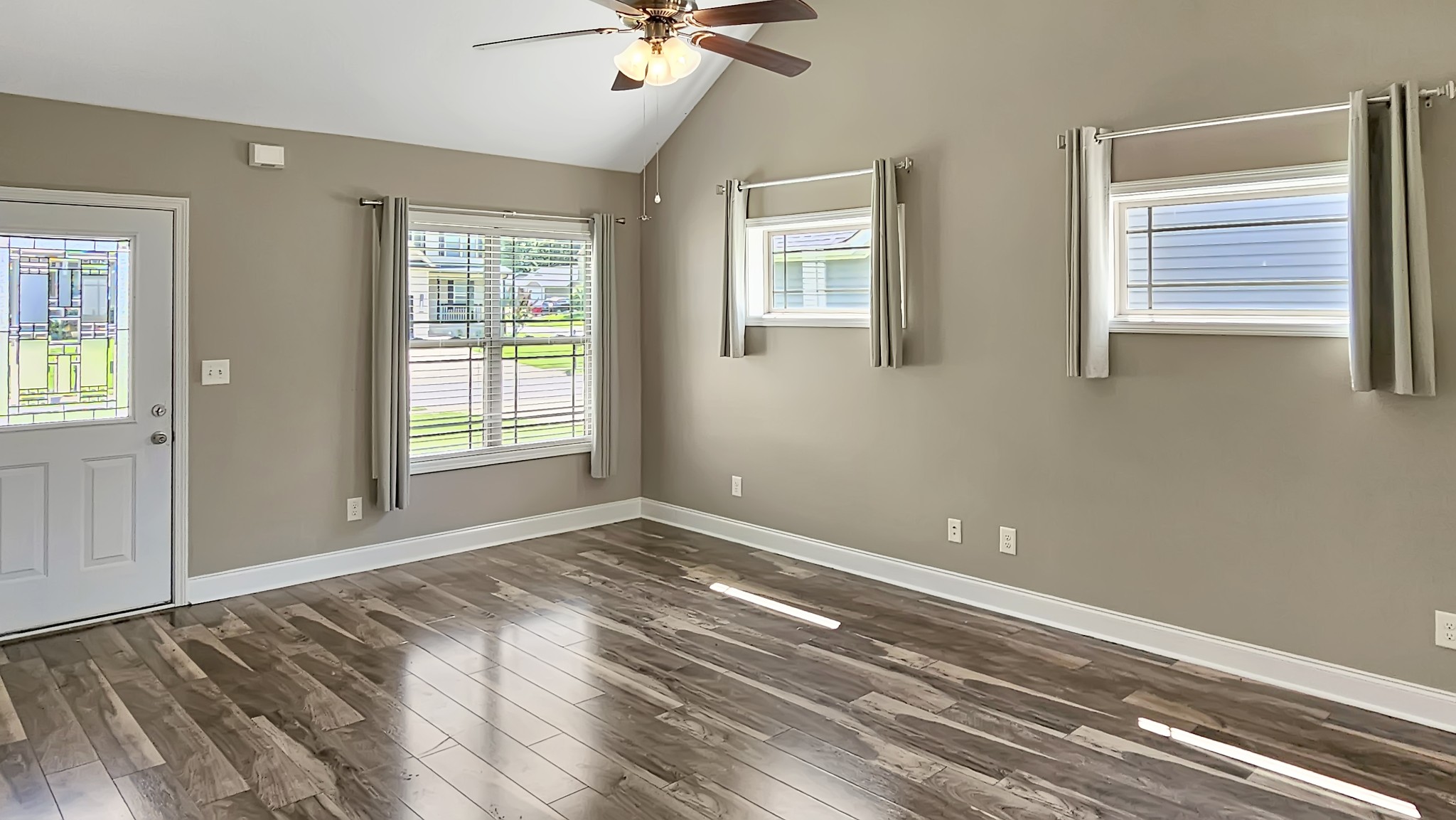 562 Medallion Cir