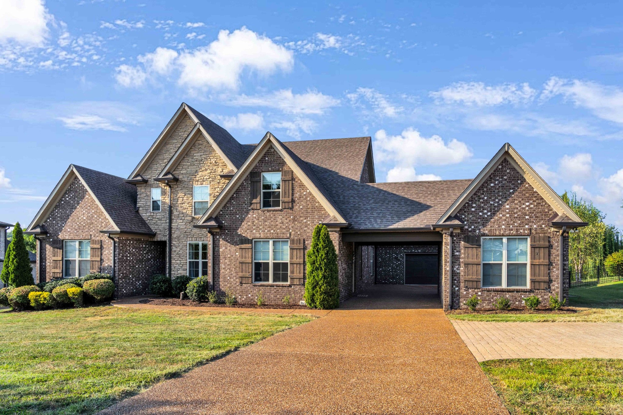 711 Shute Ln