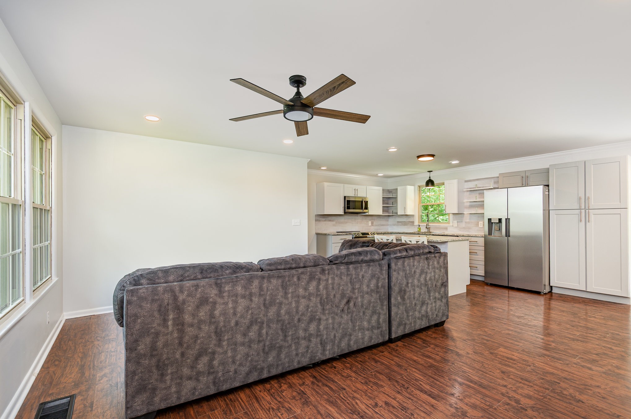 138 Lakeside Park Dr