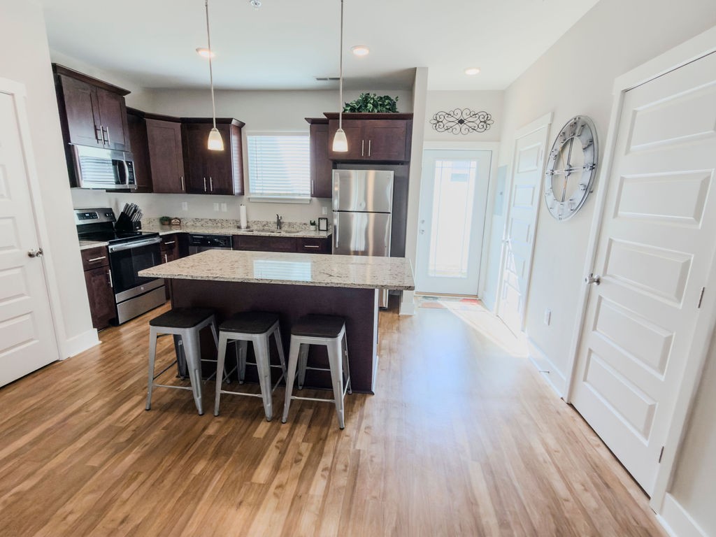 7004 Magnolia crossing