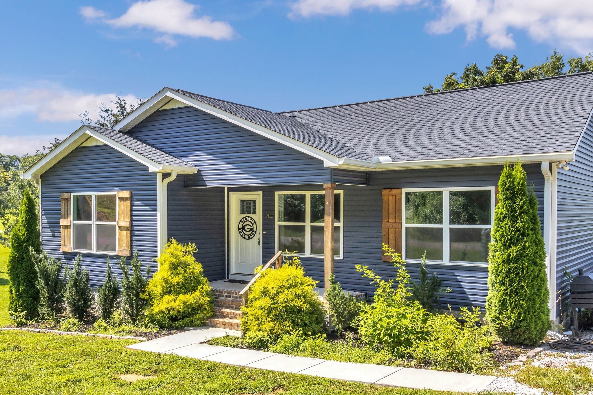 142 Pine Ave