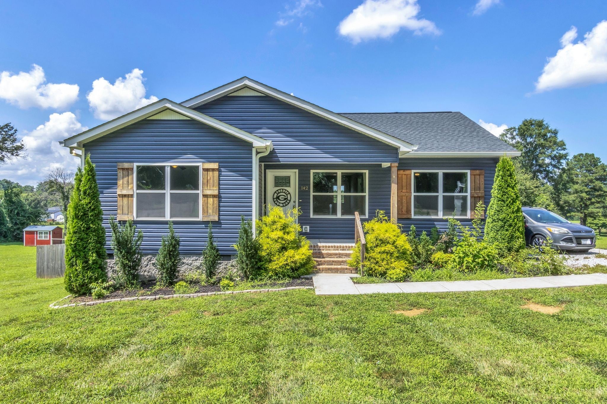 142 Pine Ave