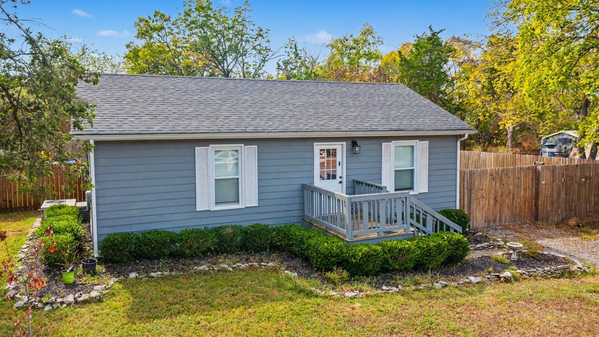 215 Sunrise Ave