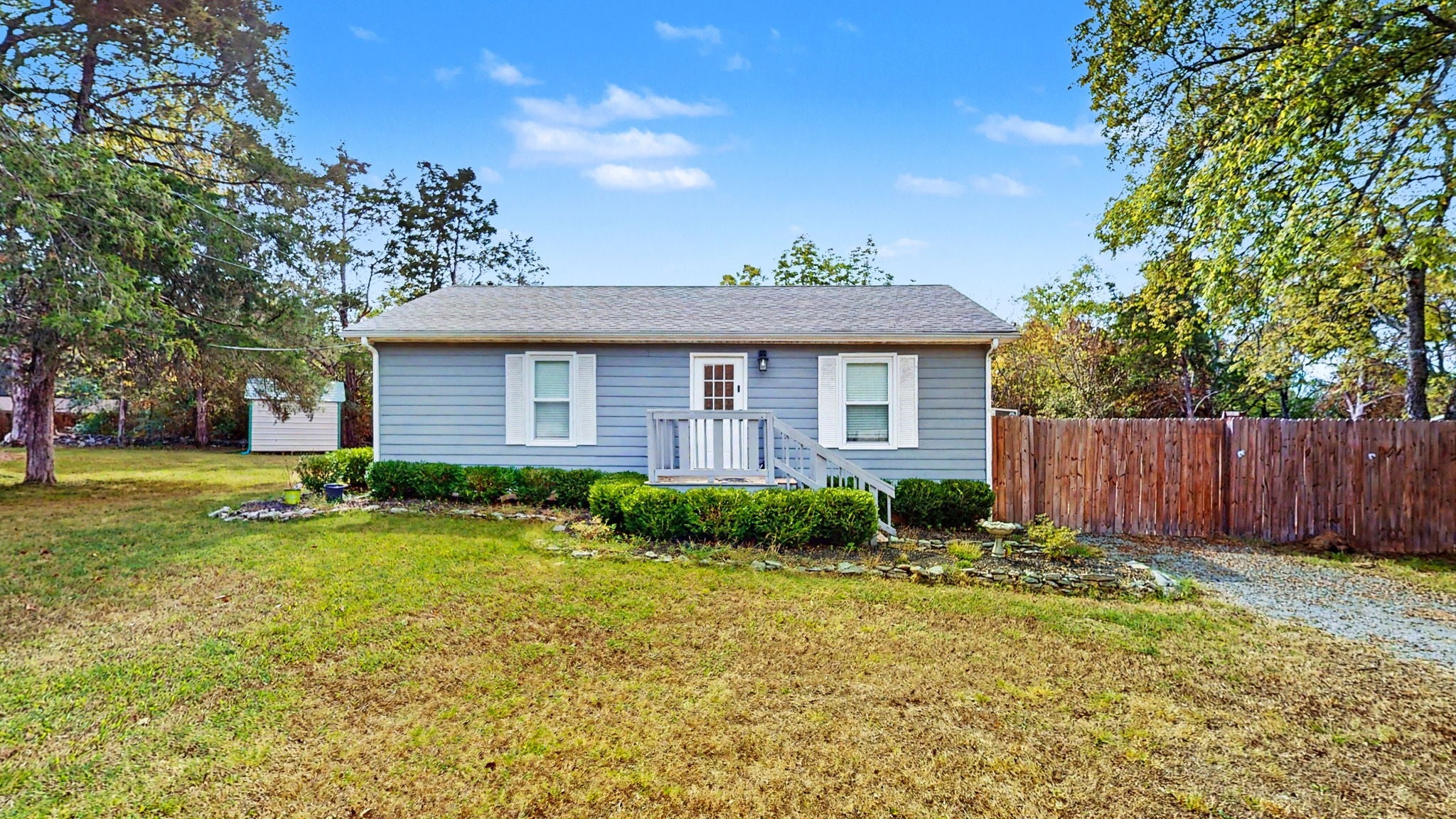 215 Sunrise Ave