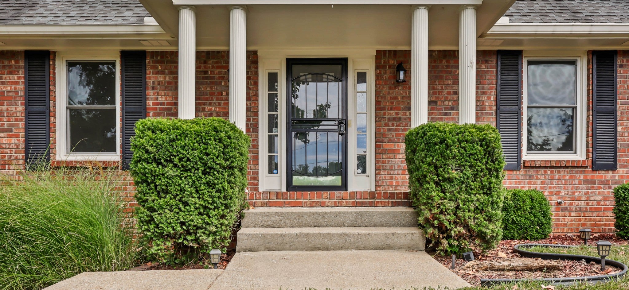 1245 Cloverdale Dr