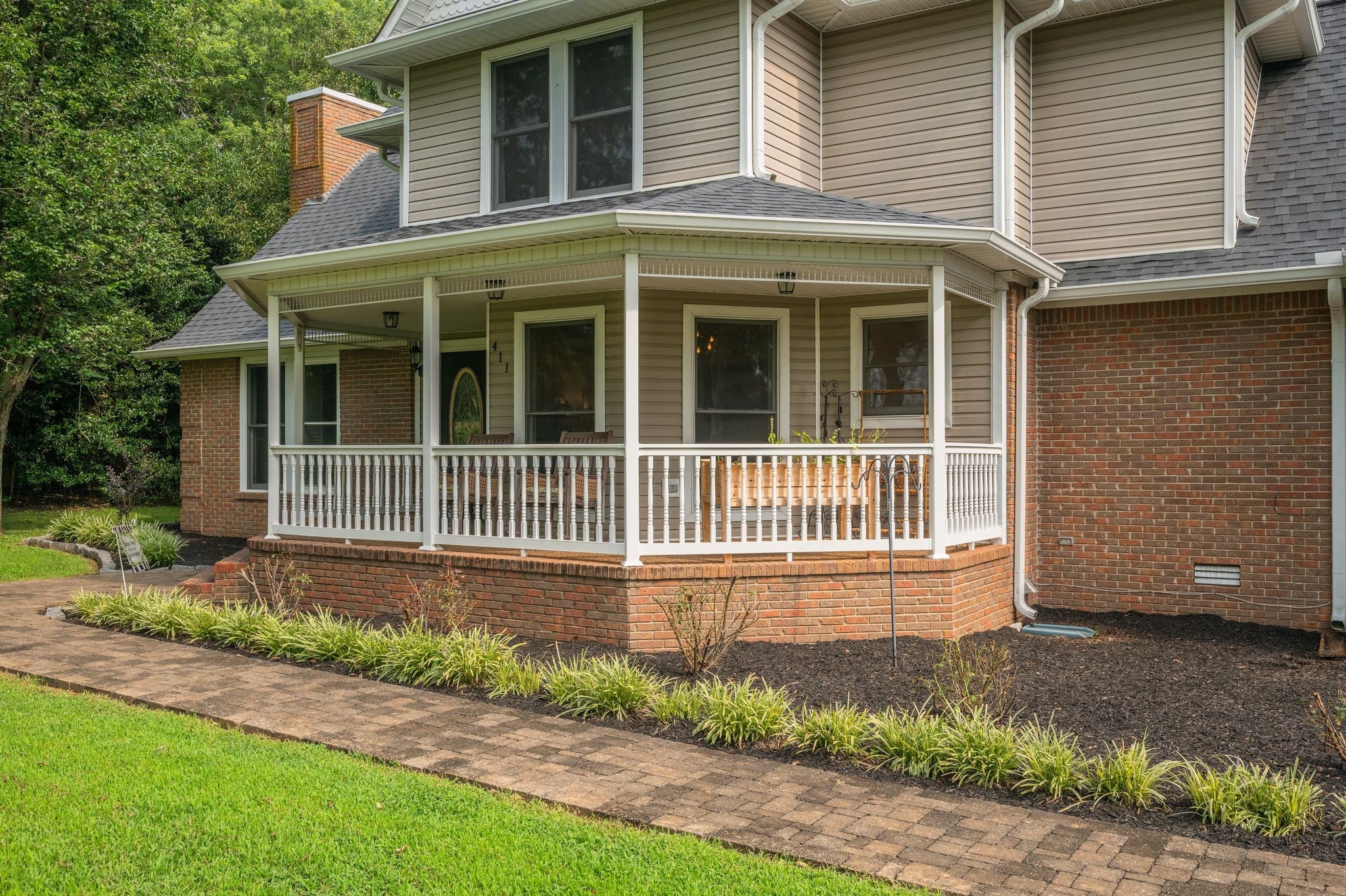 411 Sunnyside Ln