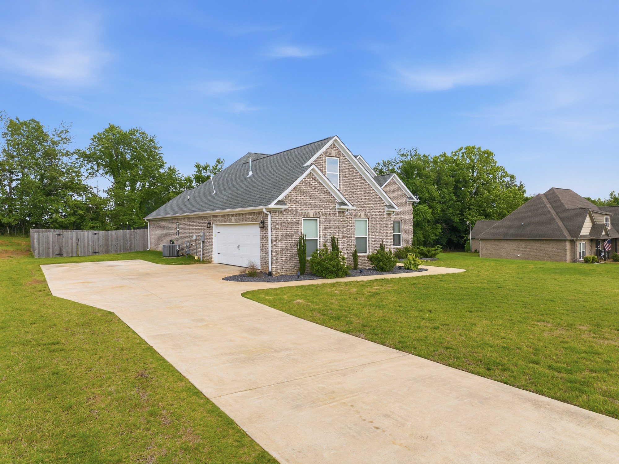 460 Connor Ln