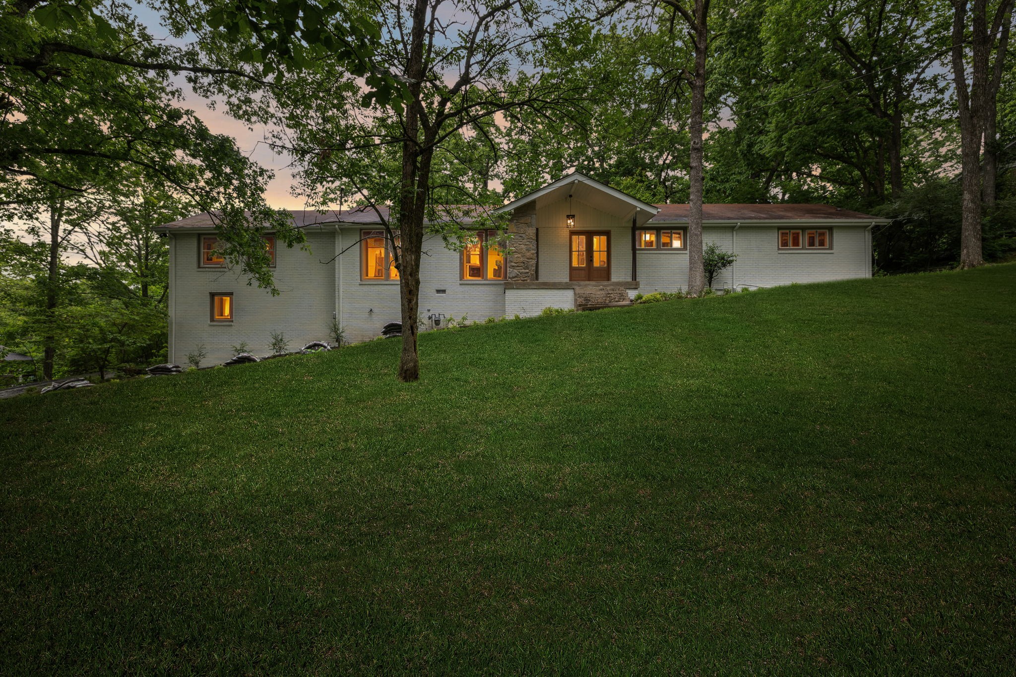 909 Plateau Pkwy