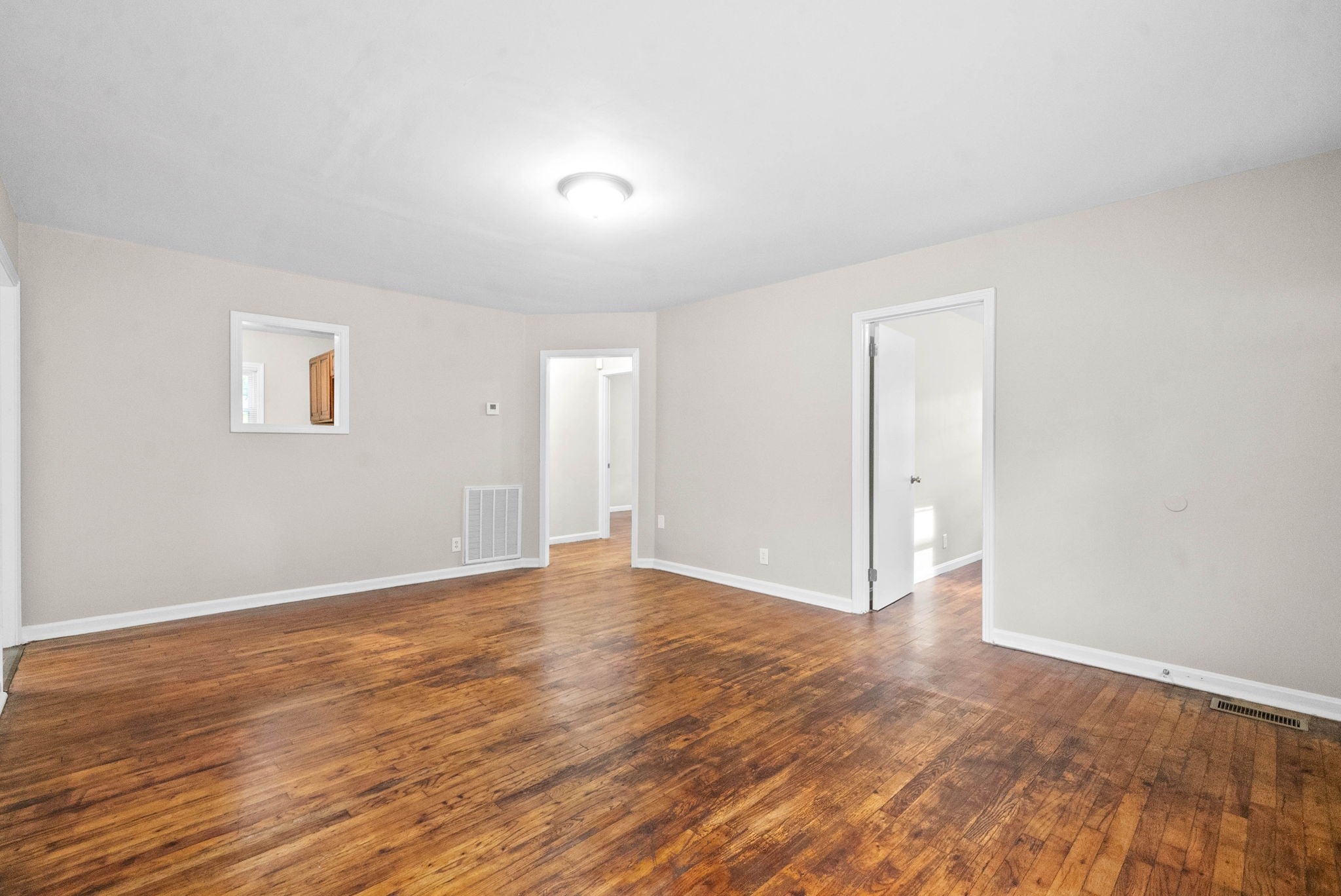 240 Robert St