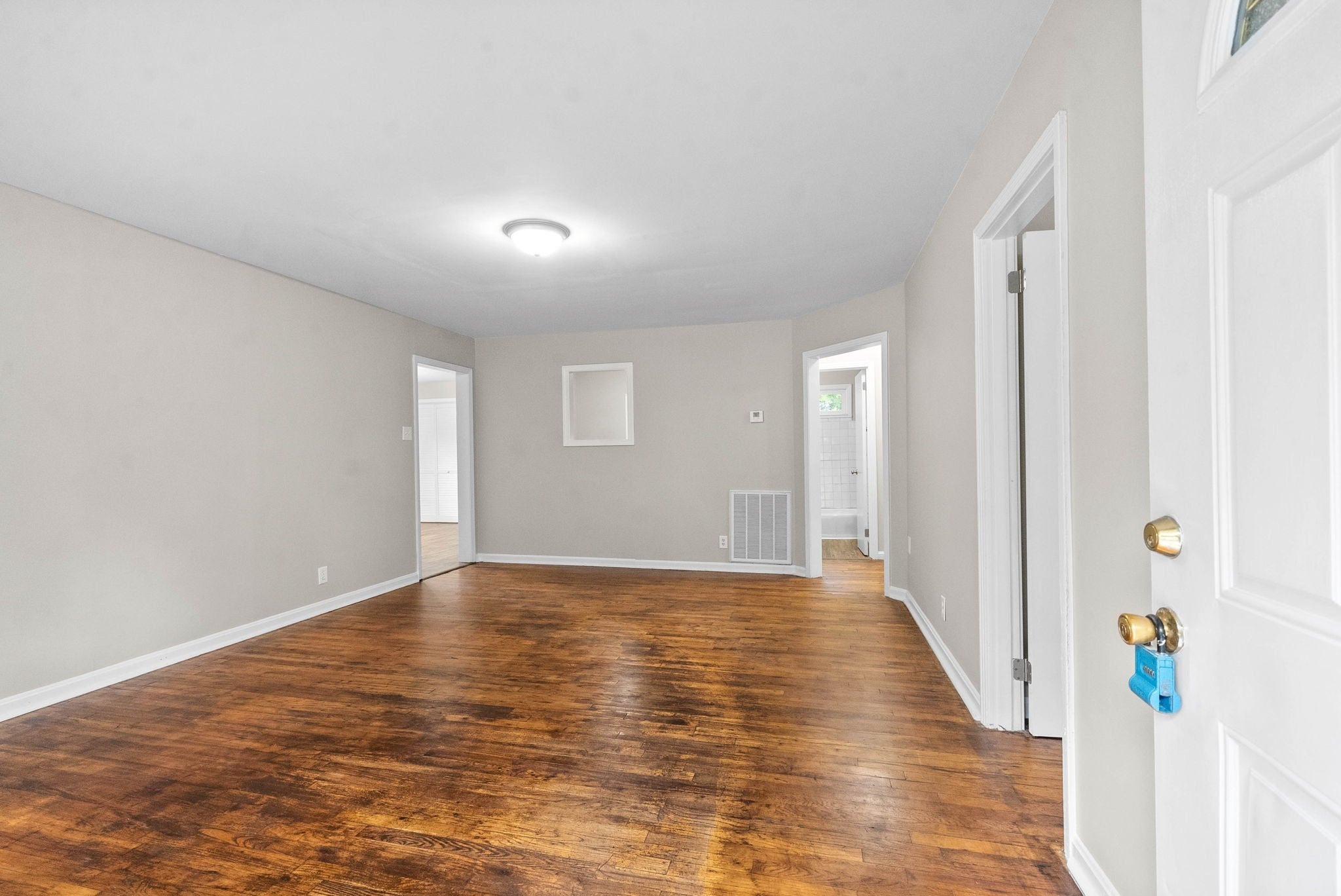 240 Robert St