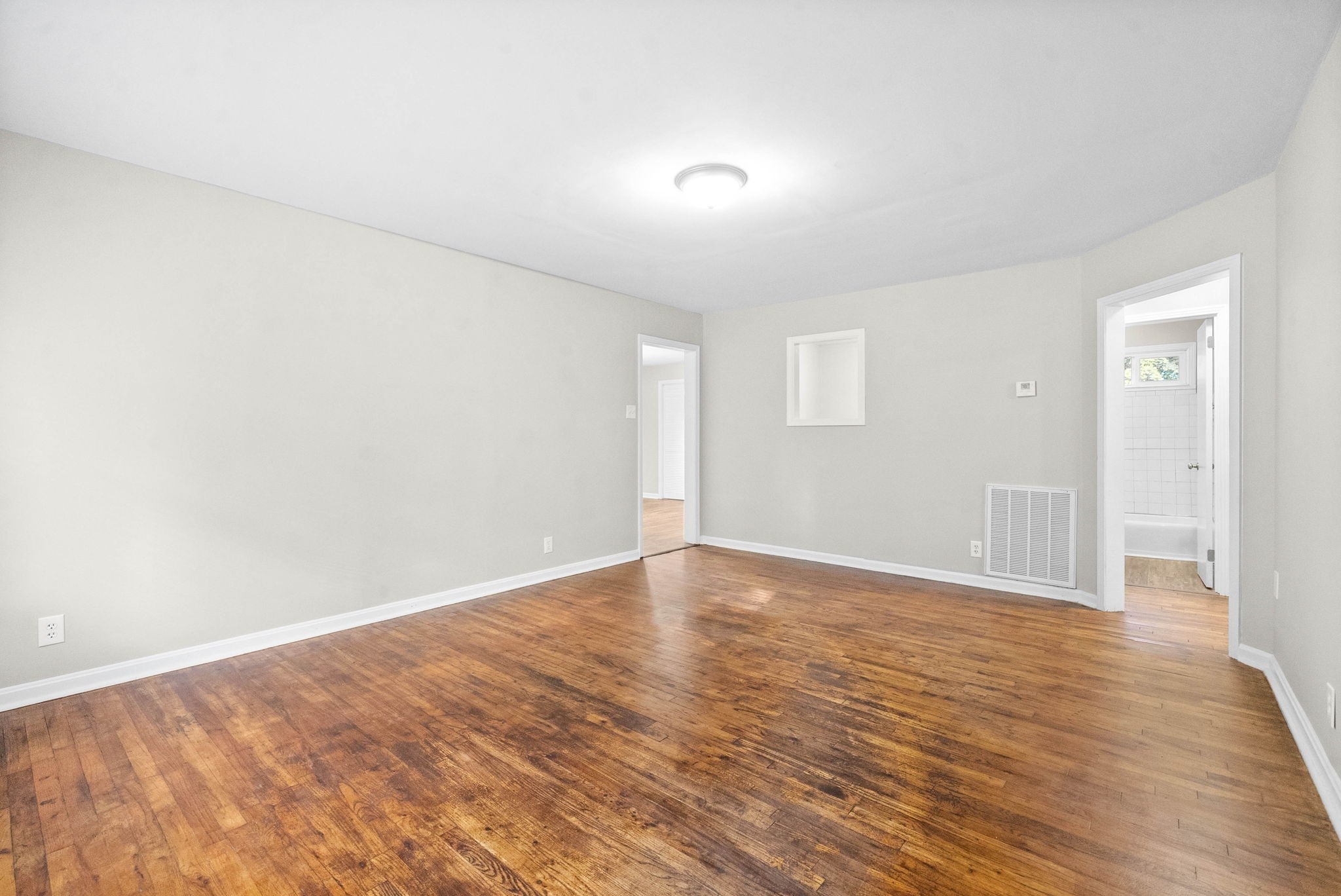 240 Robert St